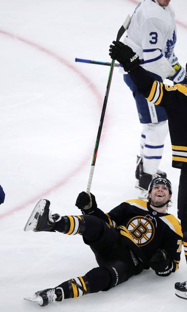 Pastrnak scores 10th, Bruins beat Maple Leafs 4-2